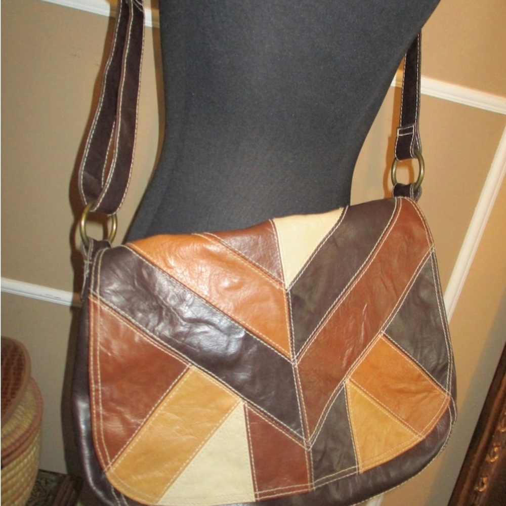 Global Design Concepts Vintage Women’s Leather Patchwork Crossbody Purse♦️
